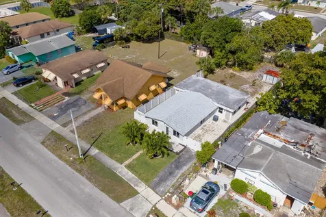253 Sw 2nd Court Deerfield Beach FL 33441