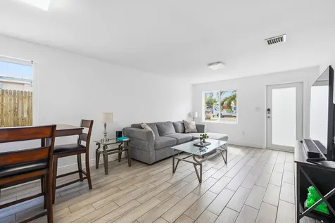 253 Sw 2nd Court Deerfield Beach FL 33441