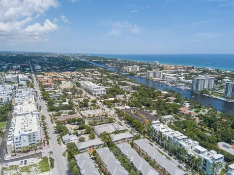 329 W Mallory Circle Delray Beach FL 33483
