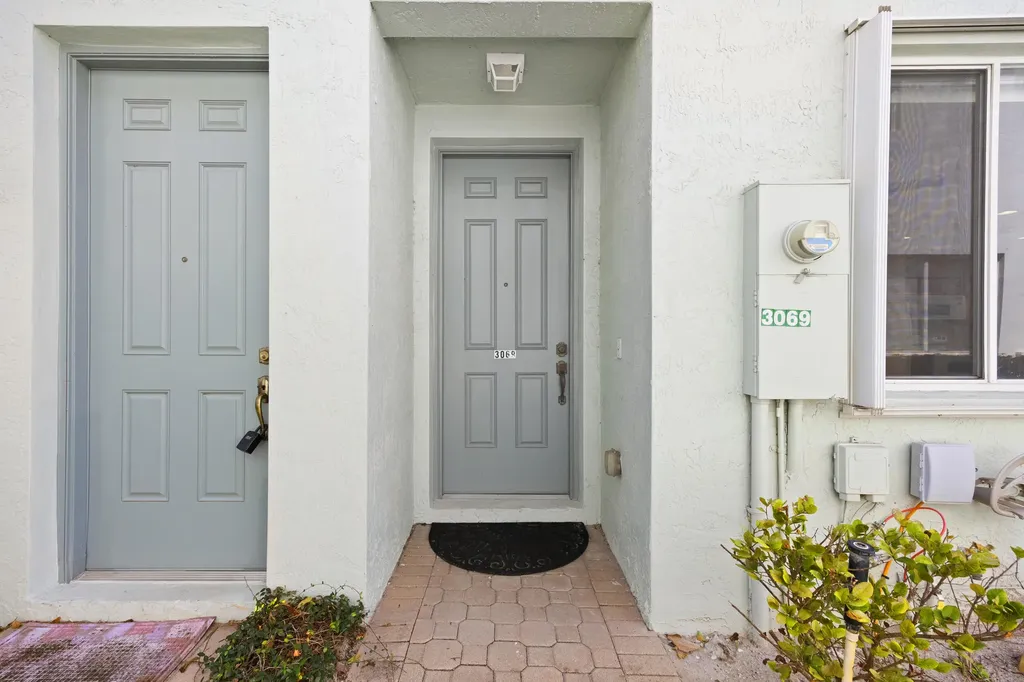 3069 Laurel Ridge Circle Riviera Beach FL 33404