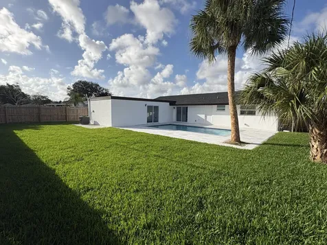 4318 Crestdale Street Palm Beach Gardens FL 33410