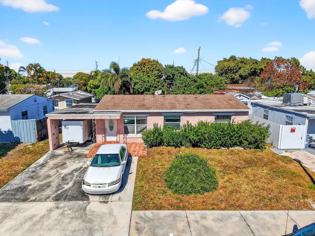 2013 Longwood Road West Palm Beach FL 33409