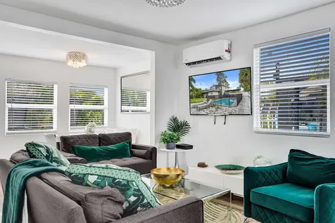 311 SE 3rd Avenue Delray Beach FL 33483