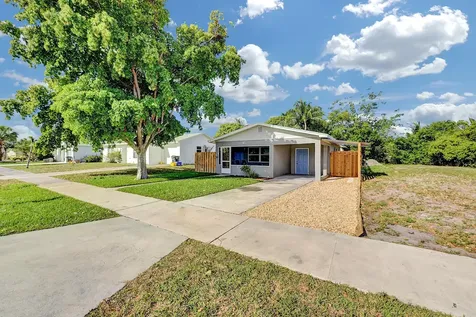 240 Nw 9th Avenue Delray Beach FL 33444