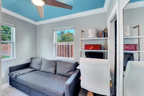 240 Nw 9th Avenue Delray Beach FL 33444