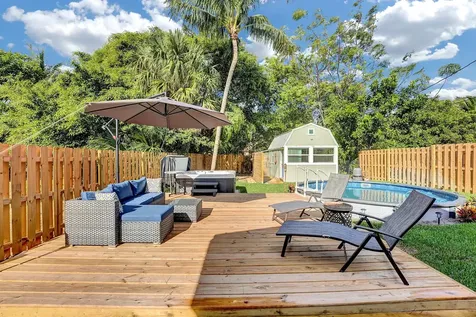 240 Nw 9th Avenue Delray Beach FL 33444