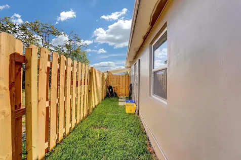 240 Nw 9th Avenue Delray Beach FL 33444