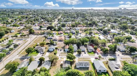 240 Nw 9th Avenue Delray Beach FL 33444