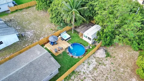 240 Nw 9th Avenue Delray Beach FL 33444