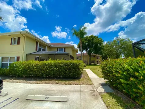 40 Essex Court Royal Palm Beach FL 33411
