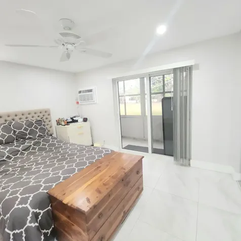 167 Sussex I West Palm Beach FL 33417