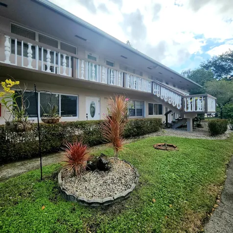 167 Sussex I West Palm Beach FL 33417