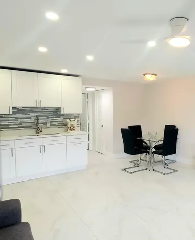 167 Sussex I West Palm Beach FL 33417