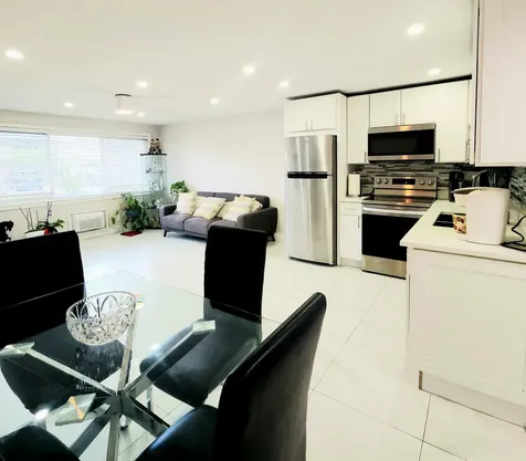 167 Sussex I West Palm Beach FL 33417