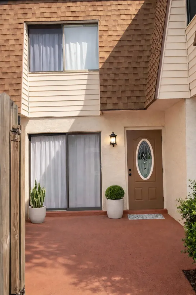 715 W Ocean Avenue Lantana FL 33462