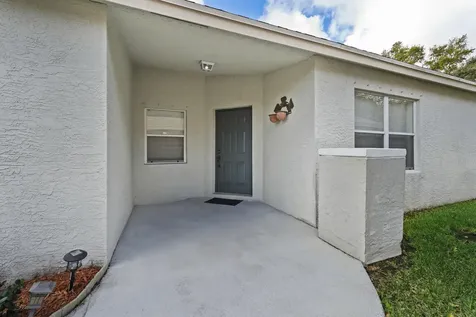 220 Sw Lake Forest Way Saint Lucie West FL 34986
