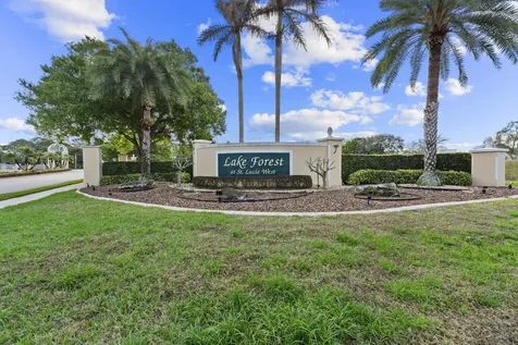 220 Sw Lake Forest Way Saint Lucie West FL 34986