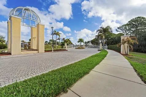 220 Sw Lake Forest Way Saint Lucie West FL 34986