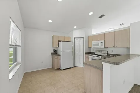 220 Sw Lake Forest Way Saint Lucie West FL 34986