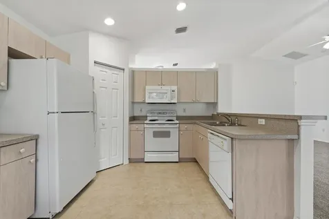 220 Sw Lake Forest Way Saint Lucie West FL 34986