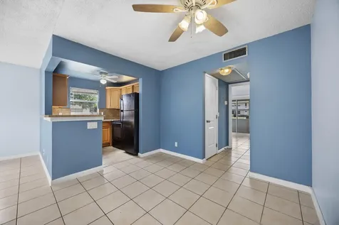 35 Sussex B West Palm Beach FL 33417