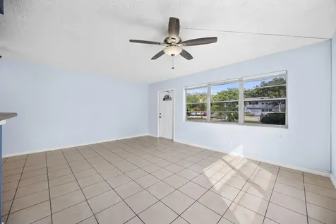 35 Sussex B West Palm Beach FL 33417
