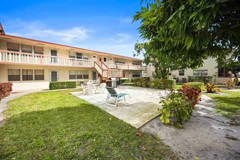 35 Sussex B West Palm Beach FL 33417