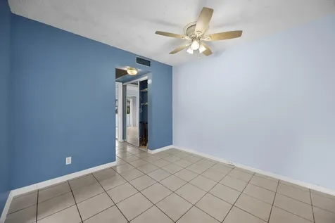 35 Sussex B West Palm Beach FL 33417