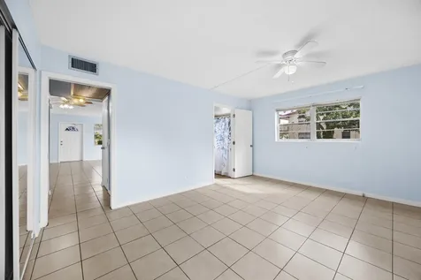 35 Sussex B West Palm Beach FL 33417