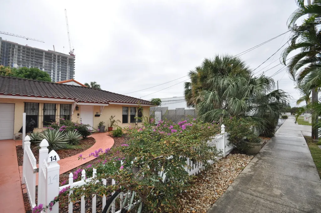 10 Evergreen Drive Lake Park FL 33403