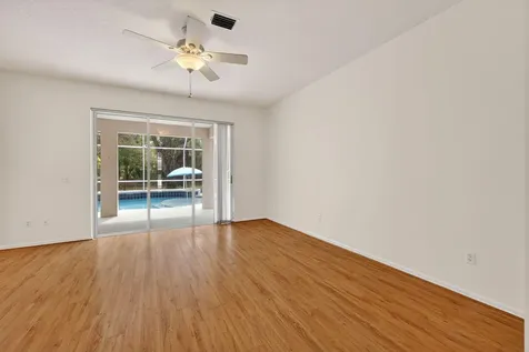 5545 W 1st Square Vero Beach FL 32968