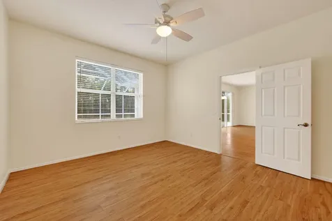 5545 W 1st Square Vero Beach FL 32968
