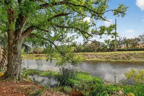 5545 W 1st Square Vero Beach FL 32968