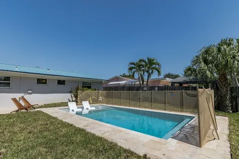 47 Ridgewood Circle Tequesta FL 33469