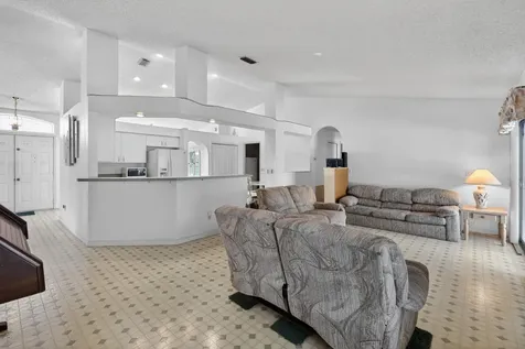 459 Se Nome Drive Port Saint Lucie FL 34984