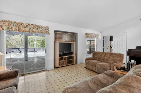 459 Se Nome Drive Port Saint Lucie FL 34984