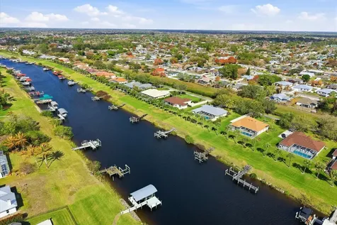 2634 Sw River Shore Drive Port Saint Lucie FL 34984