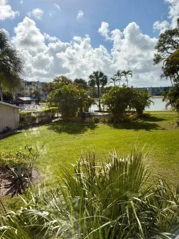 2562 N Garden Drive Lake Worth FL 33461