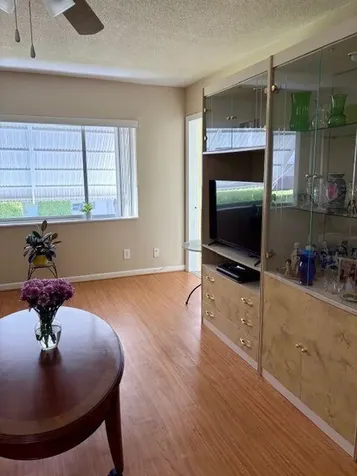 2562 N Garden Drive Lake Worth FL 33461