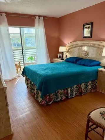 2562 N Garden Drive Lake Worth FL 33461