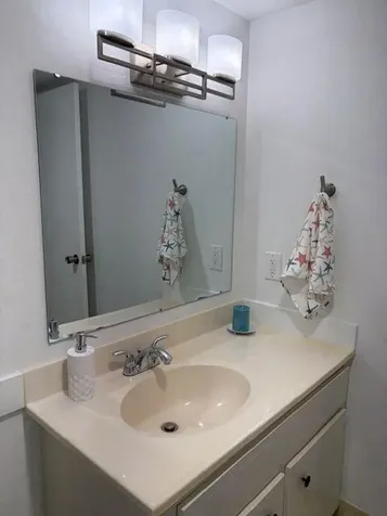 2562 N Garden Drive Lake Worth FL 33461