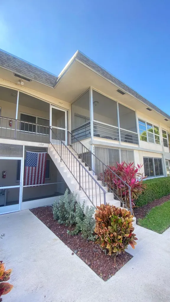 200 Stratford O West Palm Beach FL 33417