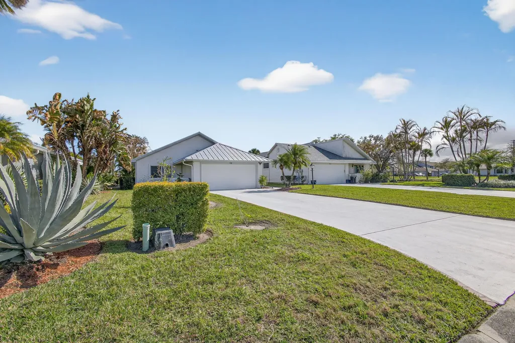 7198 Se Quincy Terrace Hobe Sound FL 33455
