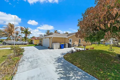 7954 Se Carlton Street Hobe Sound FL 33455