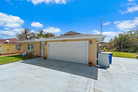 7954 Se Carlton Street Hobe Sound FL 33455