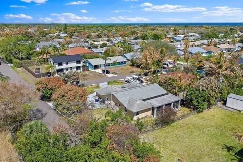 7954 Se Carlton Street Hobe Sound FL 33455