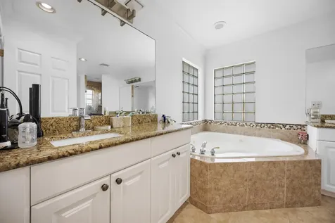 6934 Grapeview Boulevard The Acreage FL 33470
