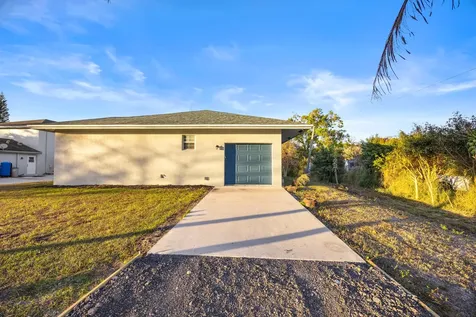 6934 Grapeview Boulevard The Acreage FL 33470