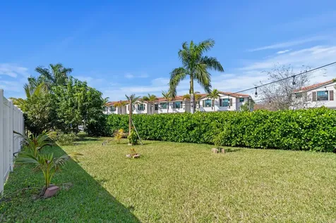 4021 Sycamore Cove Riviera Beach FL 33410