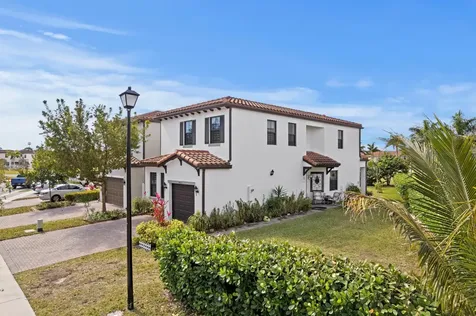 4021 Sycamore Cove Riviera Beach FL 33410